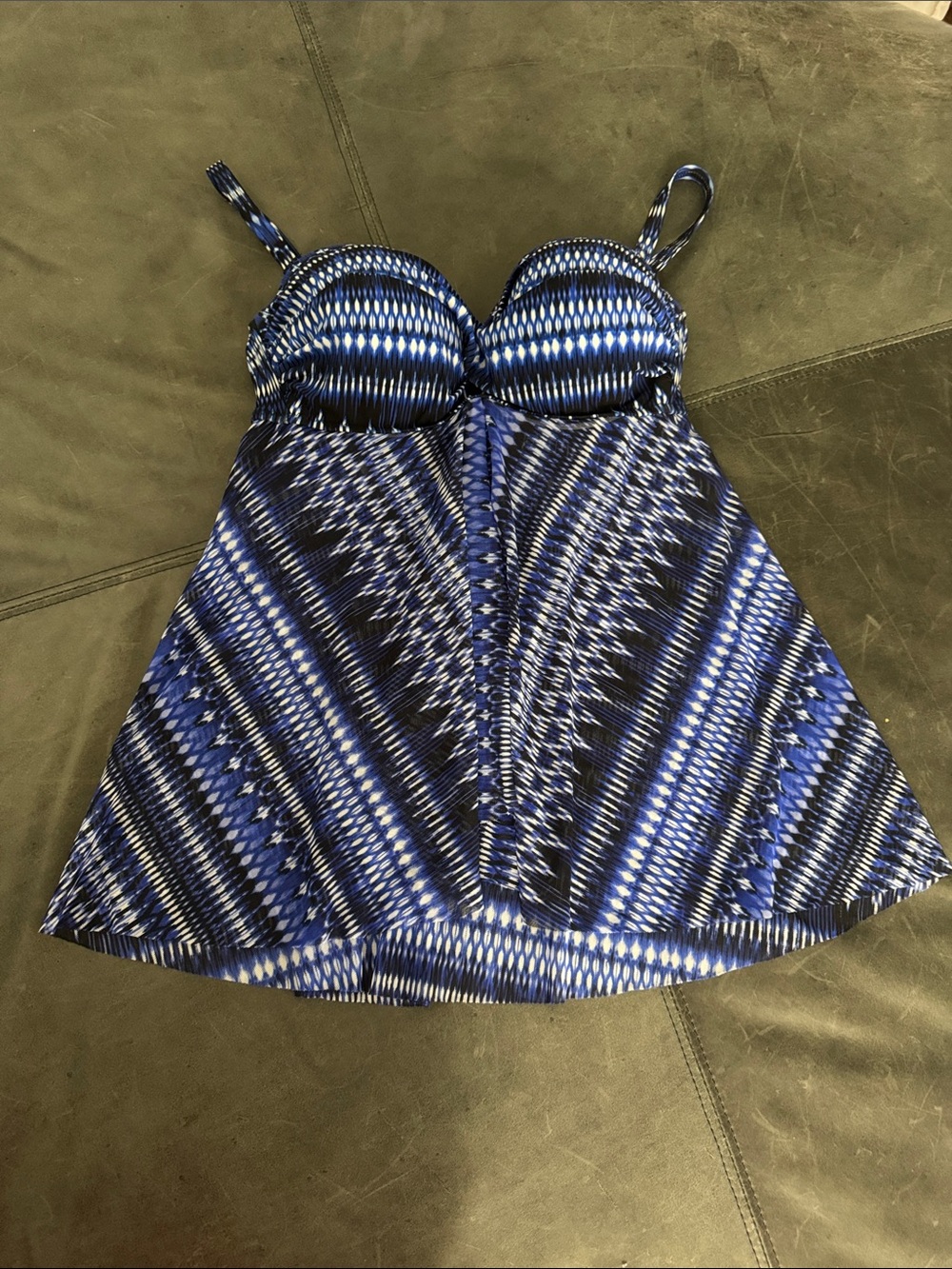 Profile Blue Black & White geometric swim top